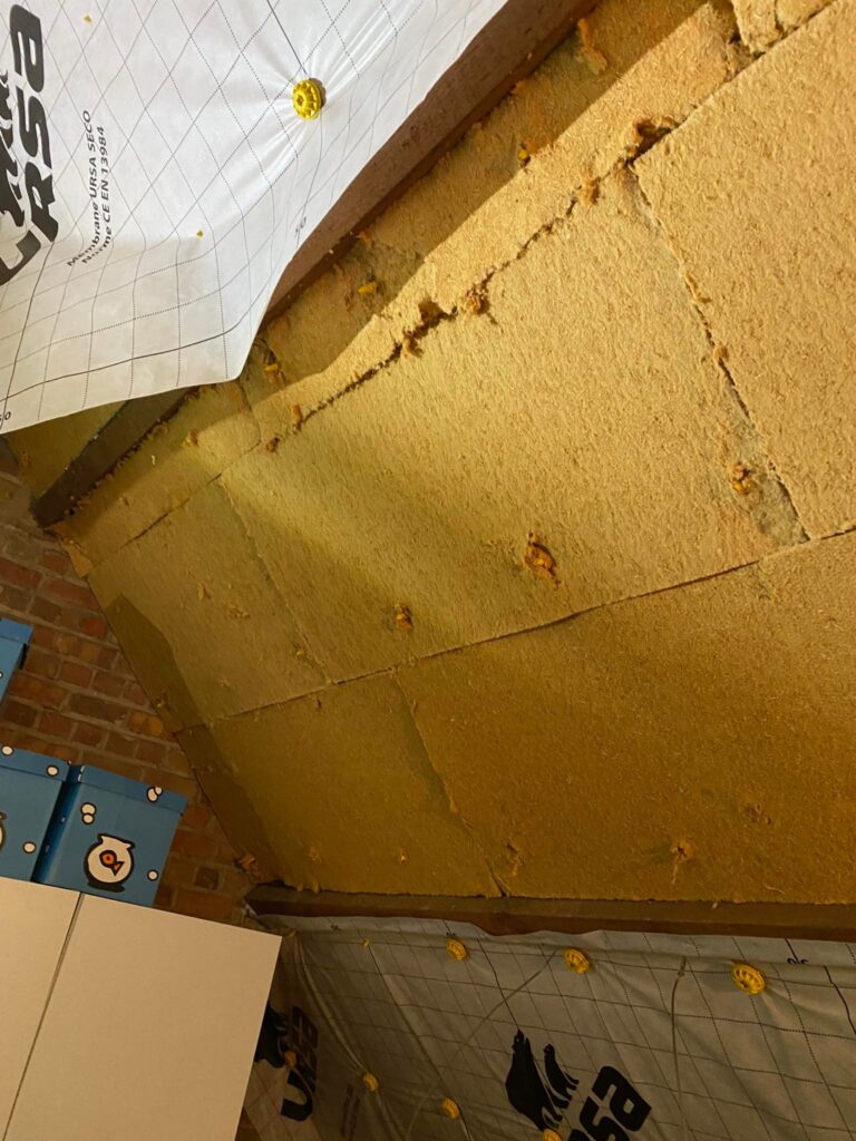 isolation d'une toiture par l'intérieur avec de la laine de bois